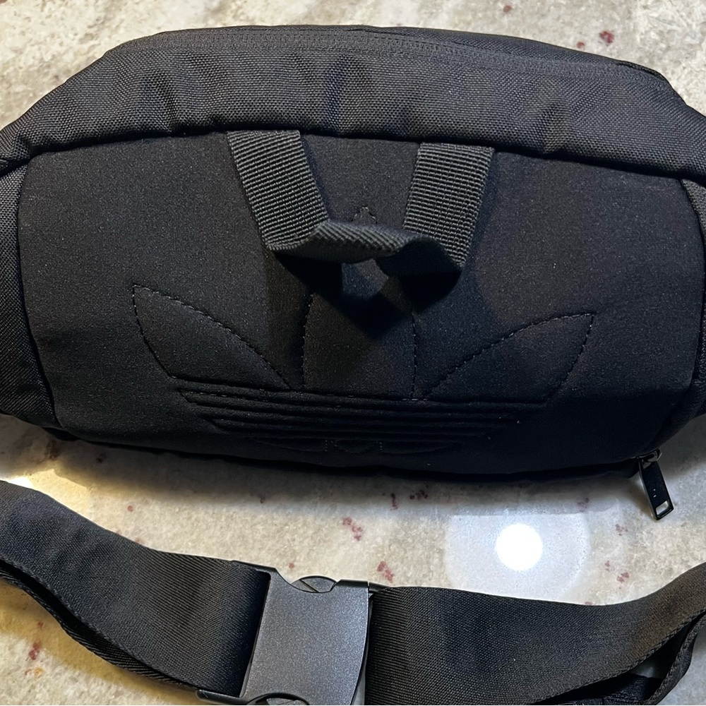 Adidas Originals Vocal Belt Bag Black Trefoil Waist Pack Fanny Pack Mens EK2877 - Picture 4 of 4